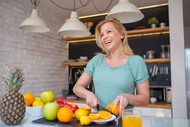 What is the best way for a 40-year-old woman to lose weight? Find a free meal plan from our program and inspiration from our recipes for a healthy lifestyle.